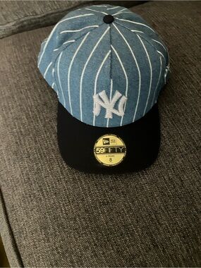 New Era NY Yankees Light Blue Pinstripe 59FIFTY Fitted Hat
